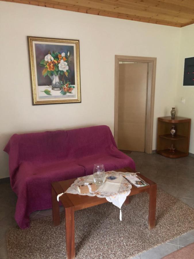 Chrysa'S House Apartment 아이기오 외부 사진