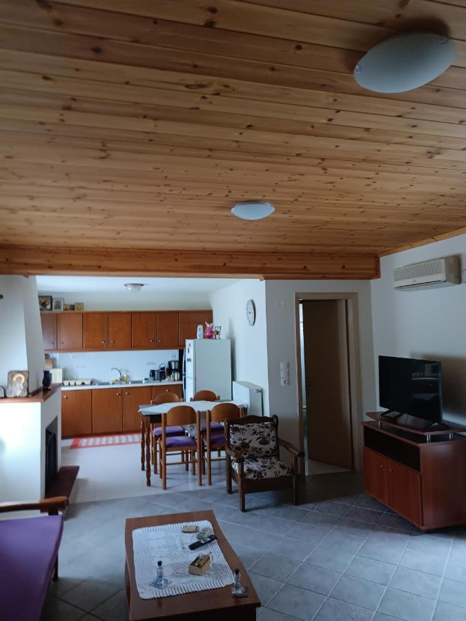 Chrysa'S House Apartment 아이기오 외부 사진